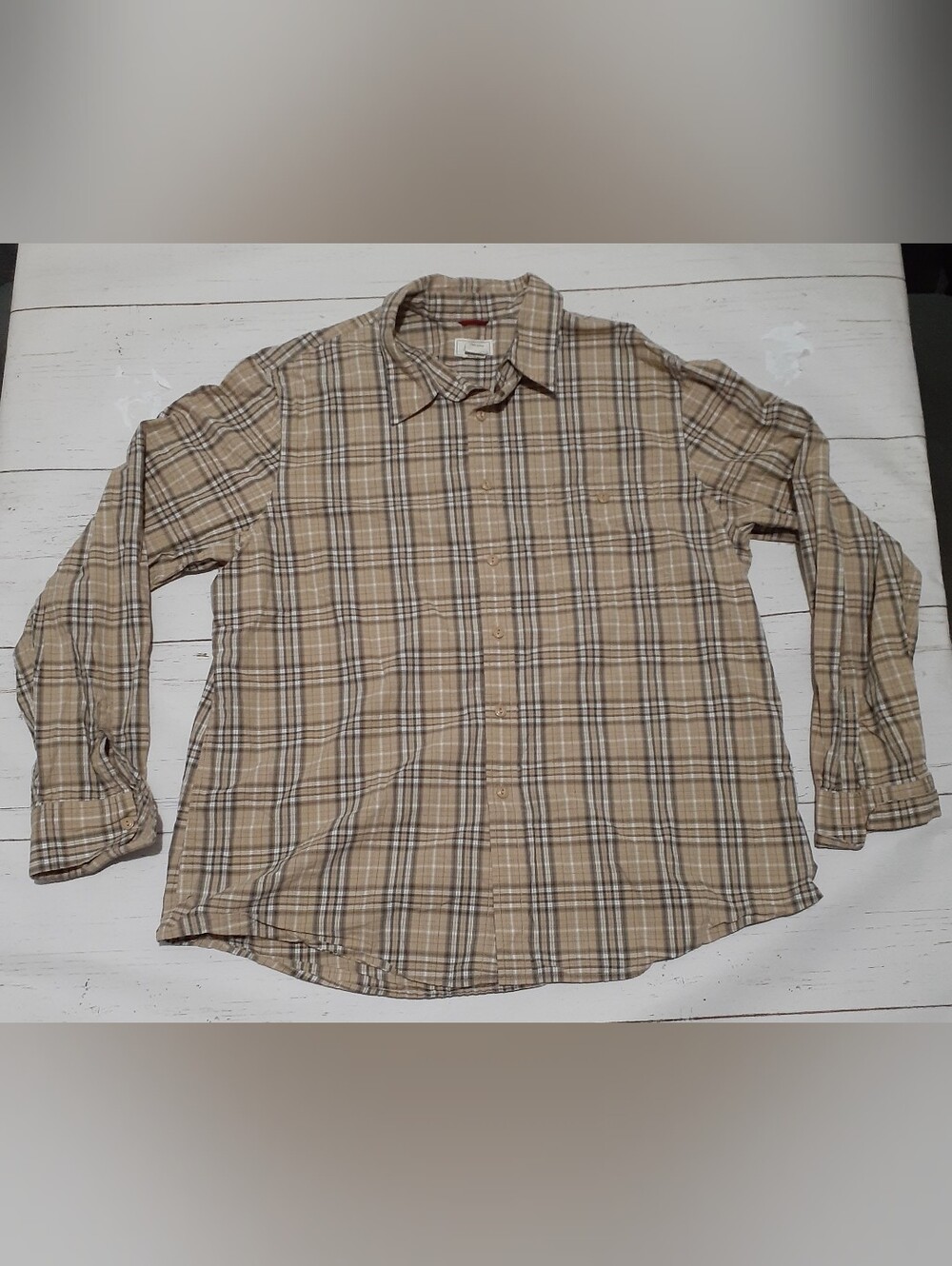 Dockers Men's XL Beige Plaid Long Sleeve Button-Up Shirt Pockets Regular